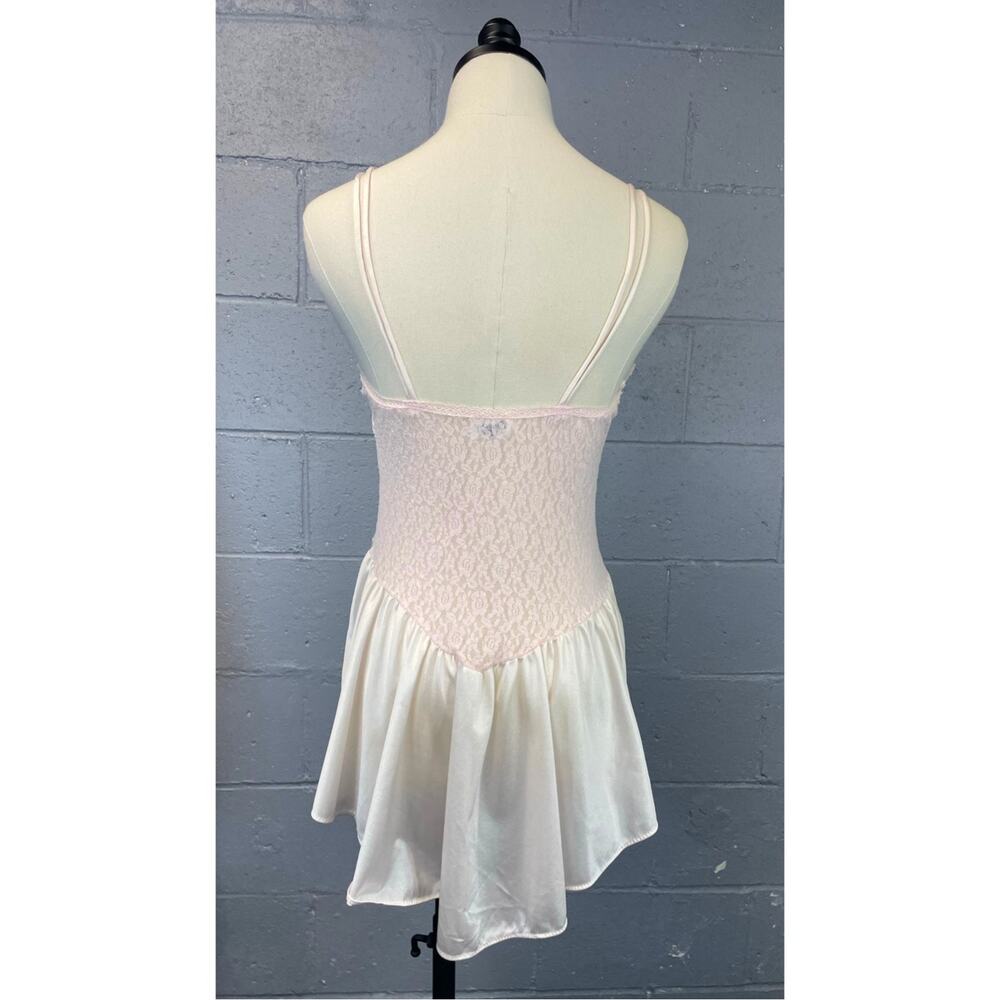 Vintage 1980s Pastel Pink Stretch Lace Nylon Baby Doll Nightgown Flutter Hem - Picture 12 of 14